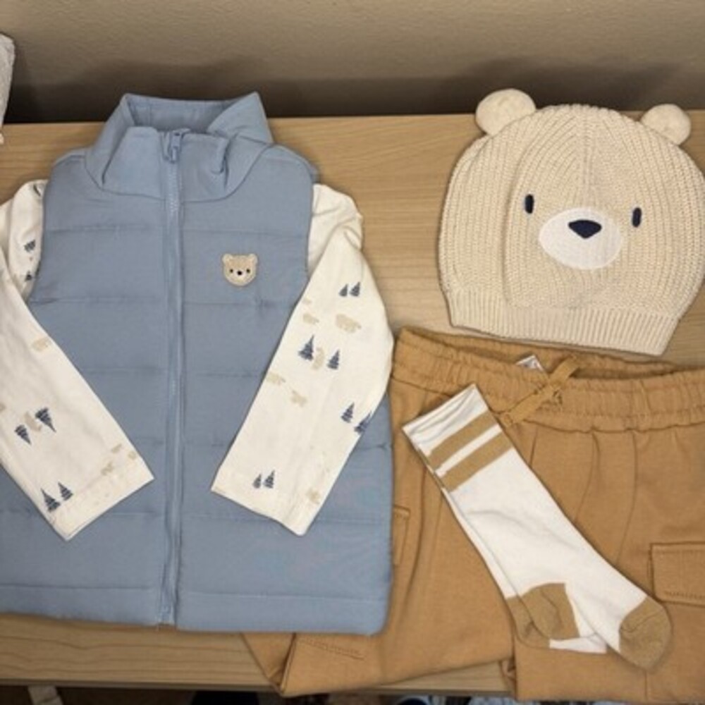 Max Studio 9-12 Mo 5 Piece Boys Vest/bodysuit/joggers/socks/hat Blue Tan Bear